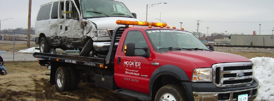 <a href="https://hookertowing.com/accidents/"><b>Accidents? Junkers? Yep, we do that!</b></a><p>No matter the make, model or size, we can tow it all!</p>